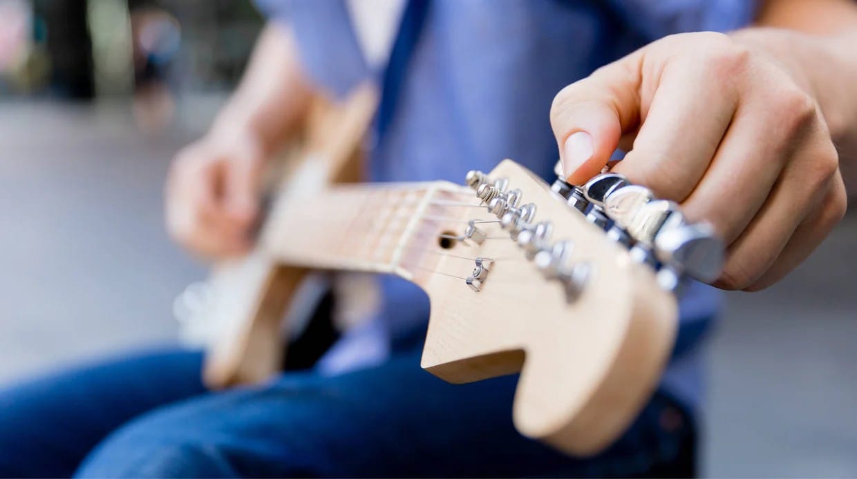 Guitar tuning methods