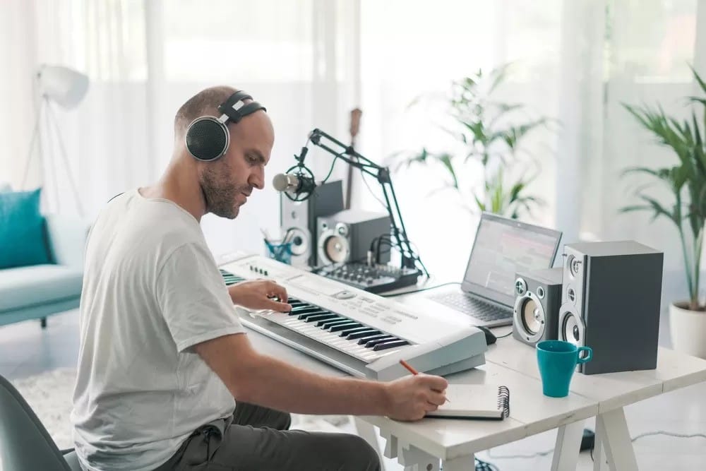 Find chords by ear