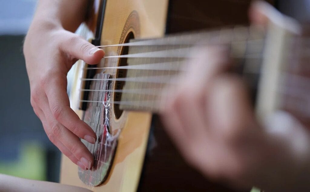 Improving right and left hand synchronization coordination