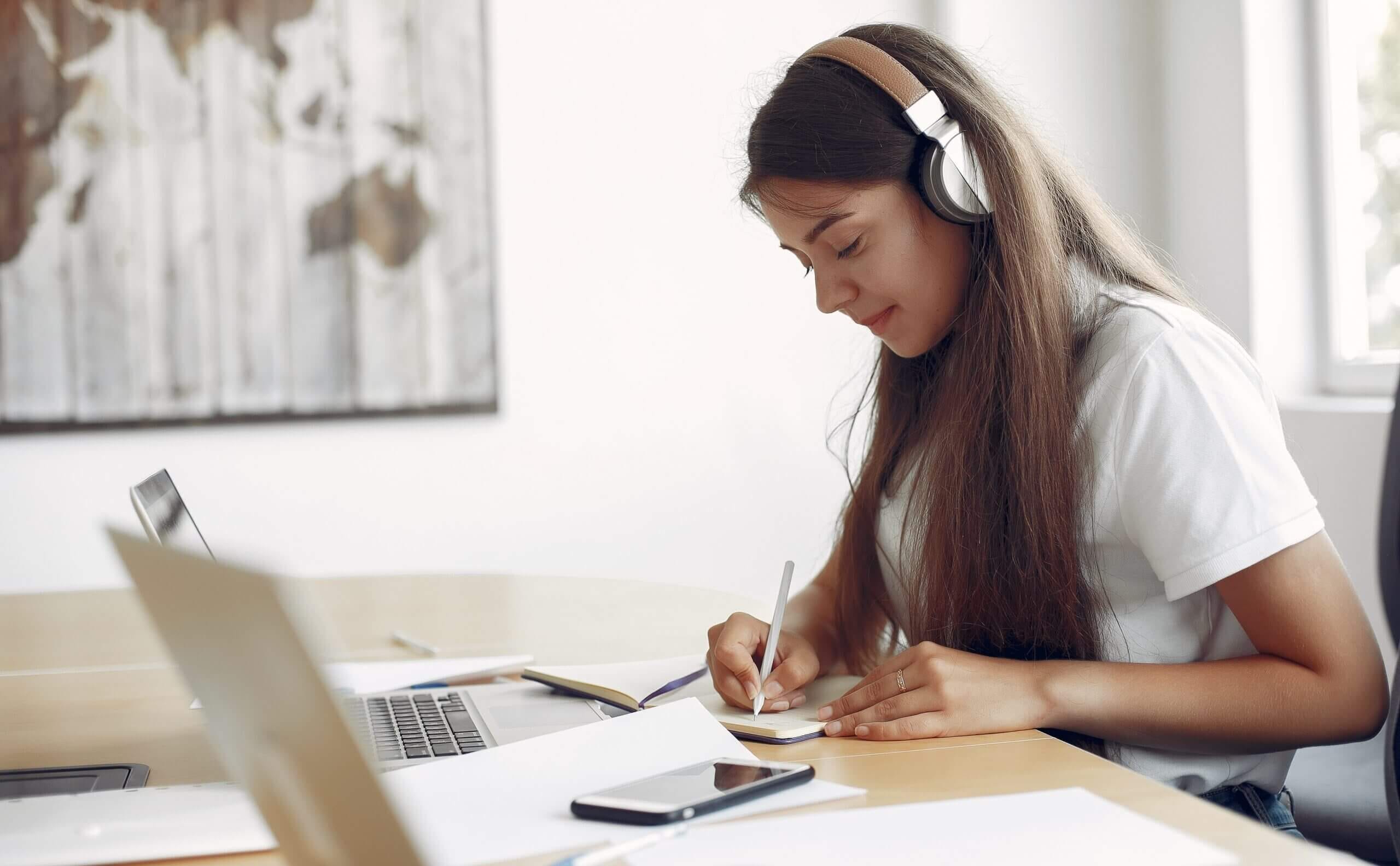 Müzik çalışırken odaklanma