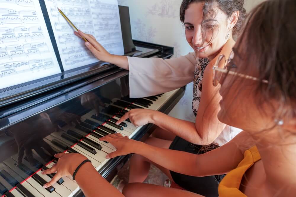 Müzik çalışma sistemi ile teknik repertuvar
